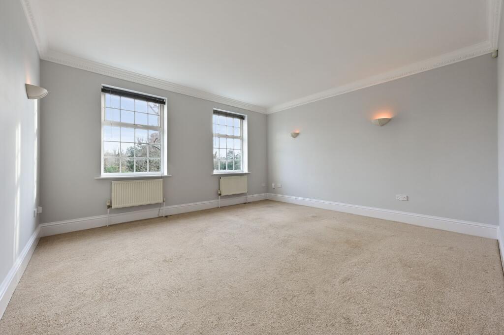 Apartment in Kingston upon Thames - View 2