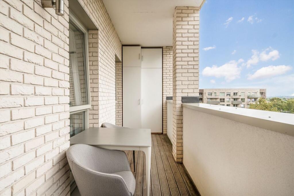 Apartment in London - View 5