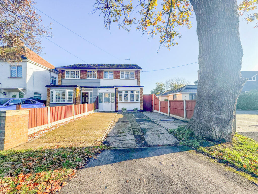 Main image of property: Plumberow Avenue, Hockley, SS5 5