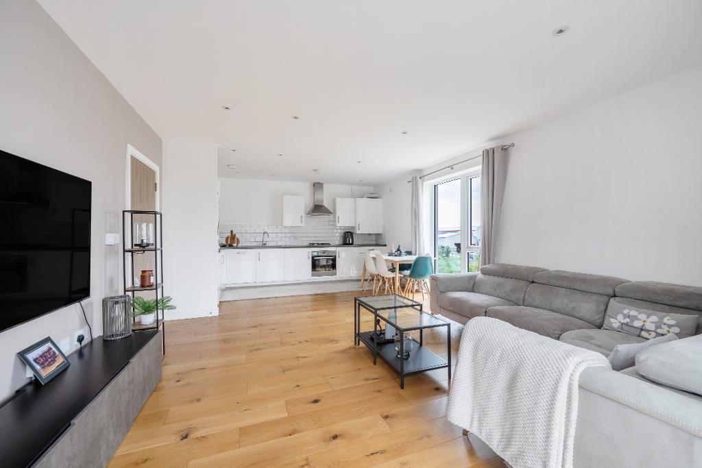 Apartment in Barking - View 5