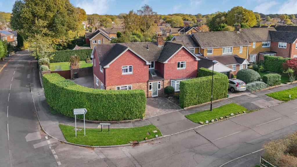 5-bed detached on Wykeham Way, Burgess Hill, West Sussex, RH15, £1,000,000