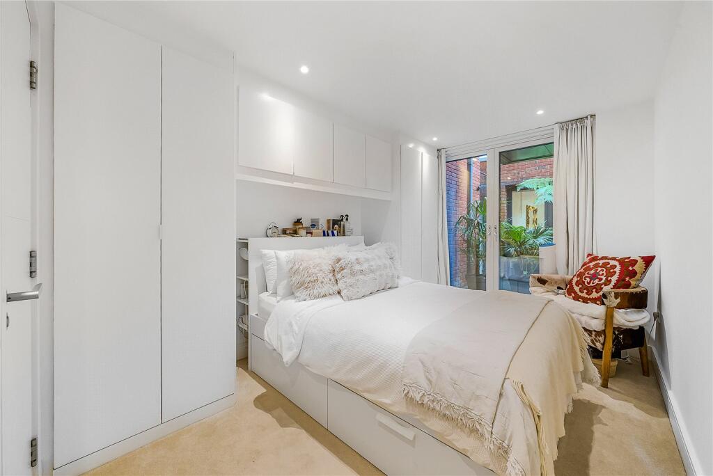 Apartment in London - More
