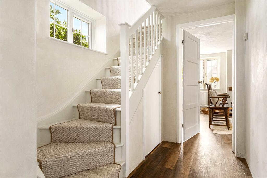 House in Uttlesford, Great Canfield - View 2
