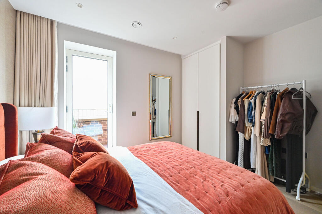 Apartment in London - View 5