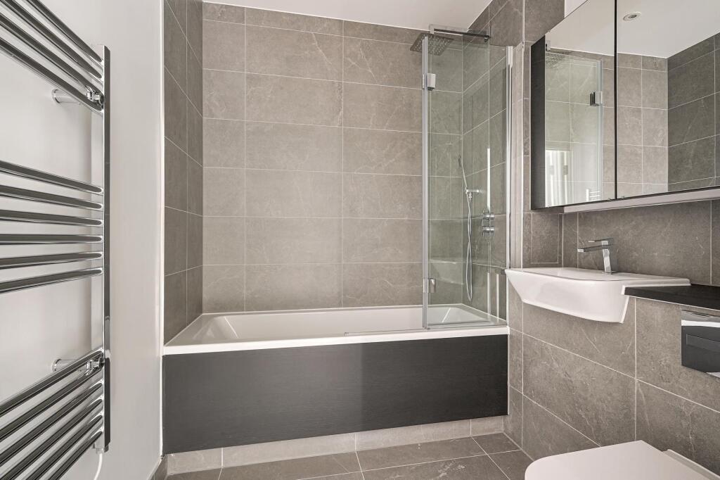 Apartment in London - View 3
