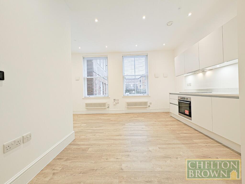 Apartment in Northampton, Semilong - View 2