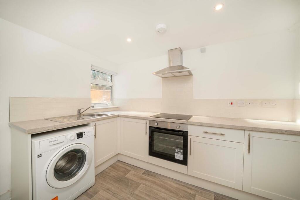Apartment in Twickenham - View 3