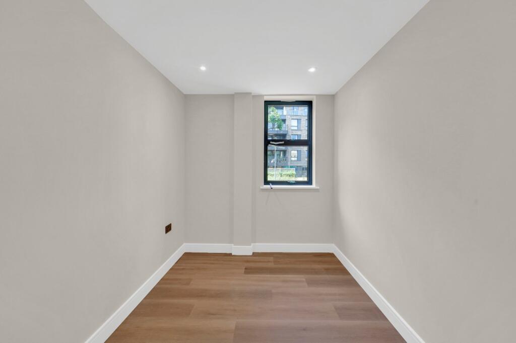 3 bedroom mews property for rent