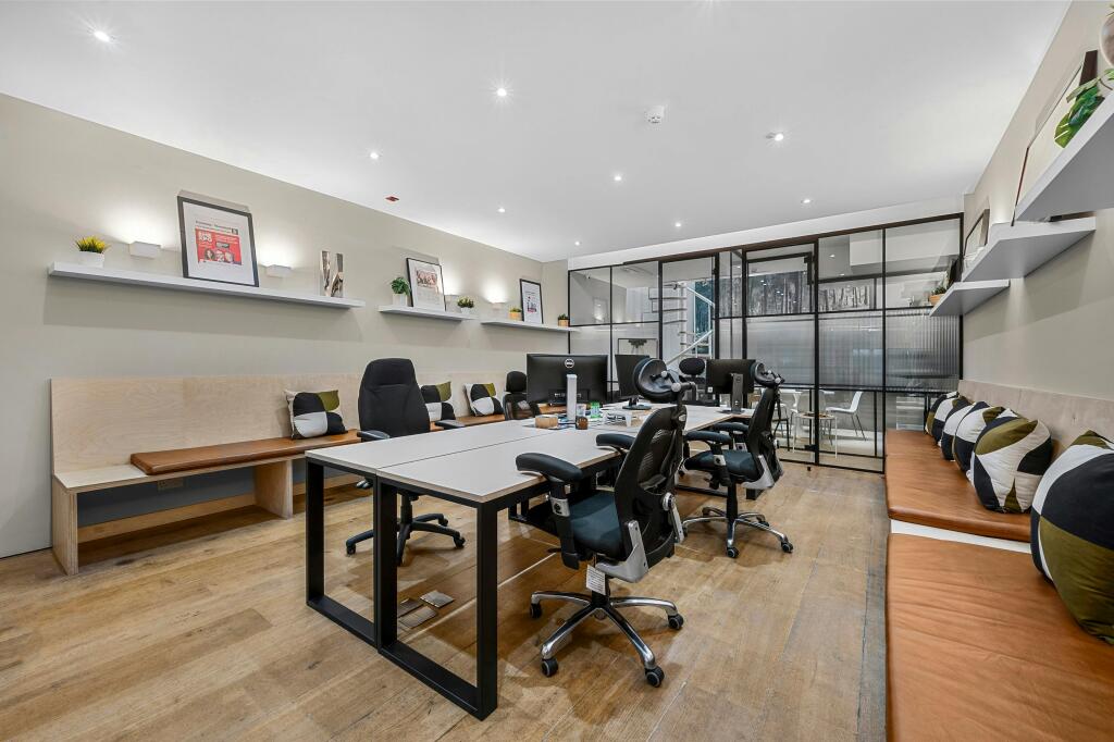 office1.jpg