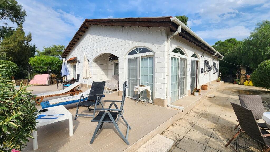 Main image of property: Karsiyaka