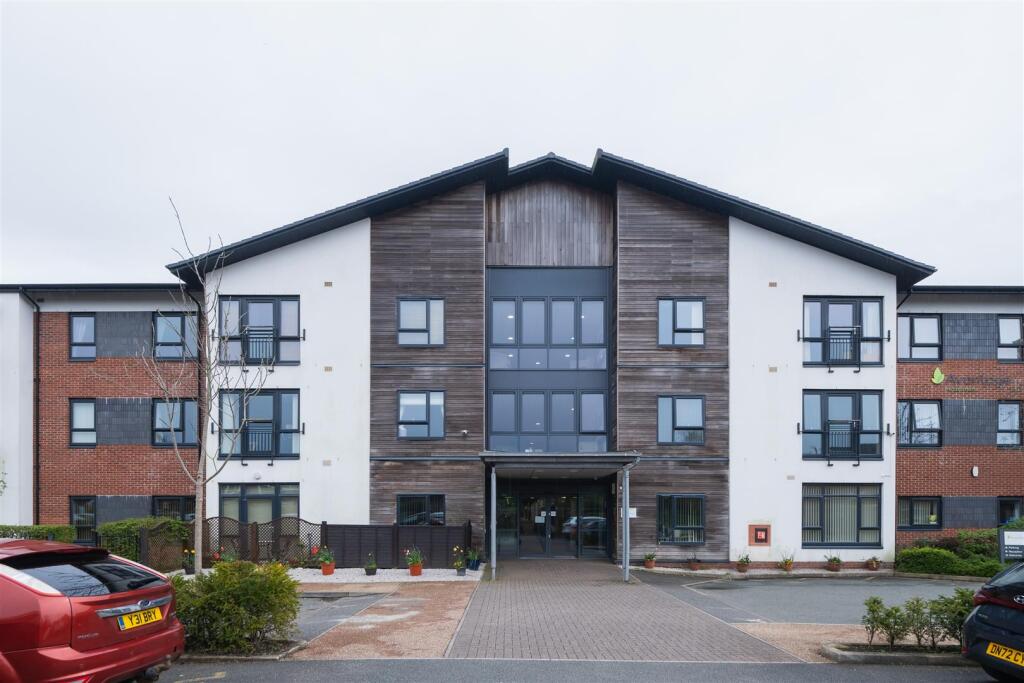 2-bed apartment on Hambleton Way, Winsford, £90,000