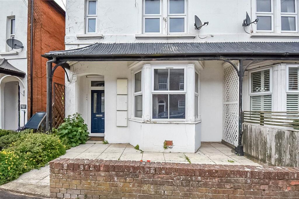 Main image of property: Craven Road, Newbury, Berkshire, RG14