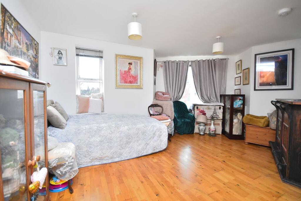 Apartment in Northampton - View 4