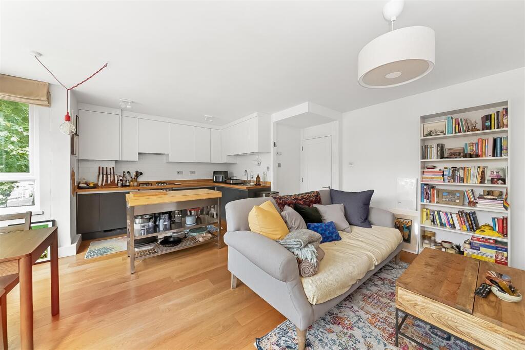 Apartment in London - View 2
