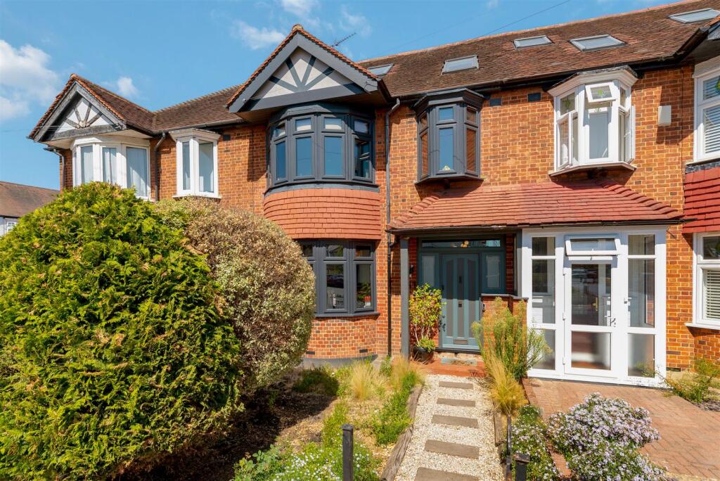 Main image of property: Linkway, Raynes Park
