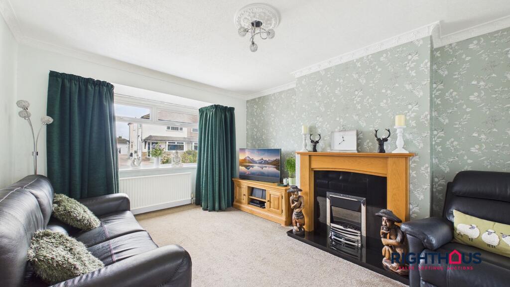 House in Bradford, West Yorkshire - View 2