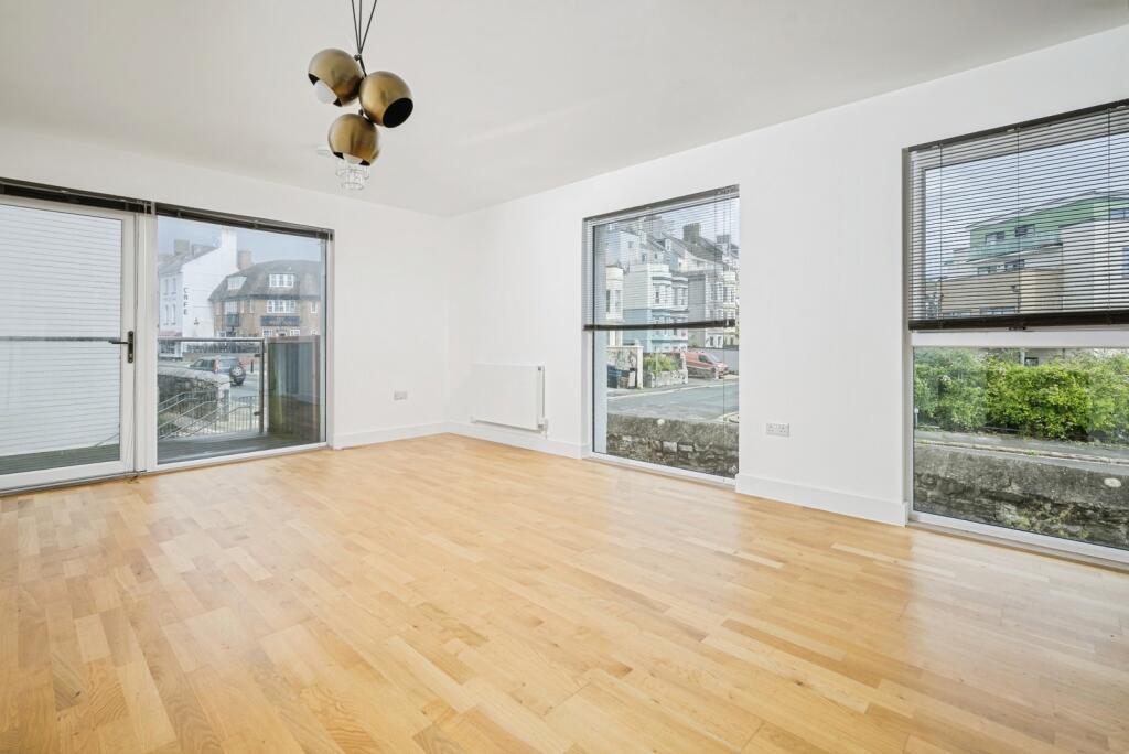 Apartment in Plymouth - View 4