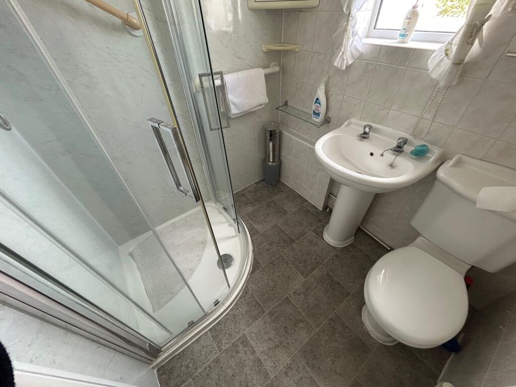 Erithway Road, Coventry, CV3 photo 2