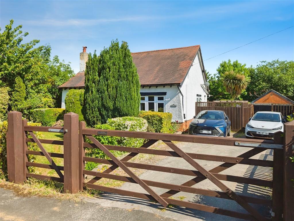 Main image of property: Park Drive, Sandiacre, Nottingham, NG10 5NB