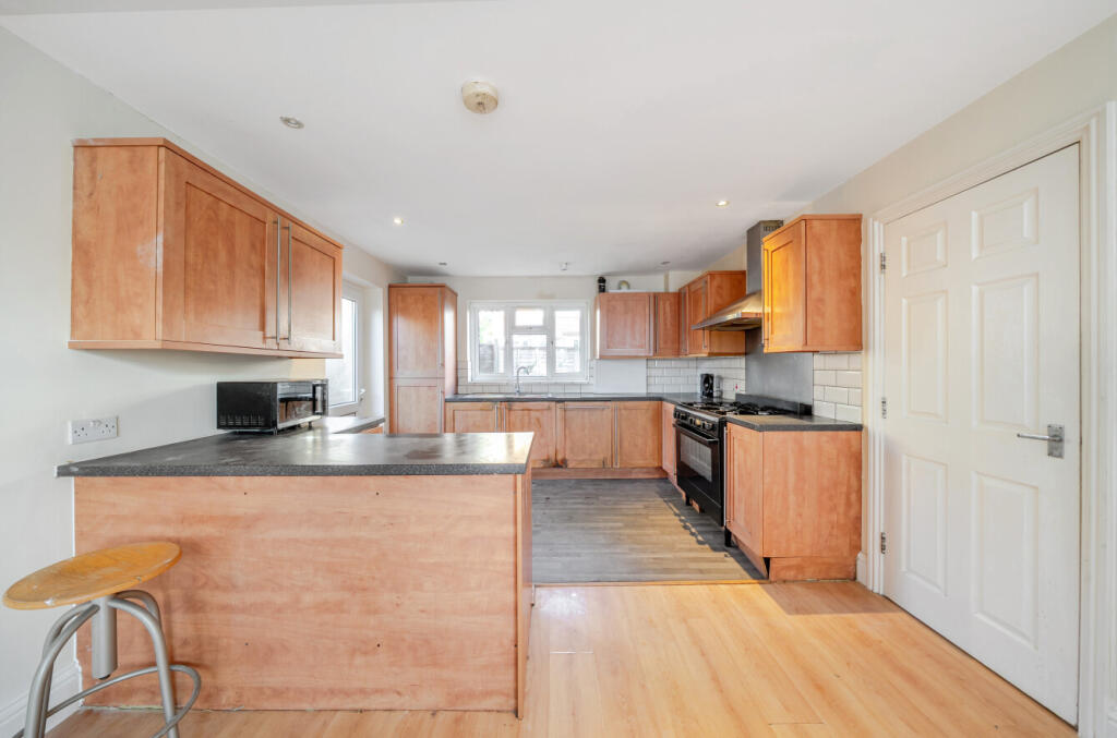 Chestnut Grove, Wembley, HA0 photo 3