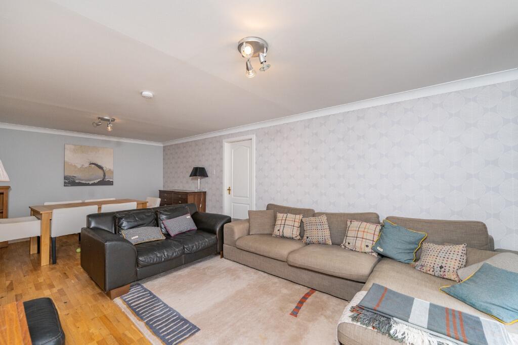 Apartment in Edinburgh - View 4