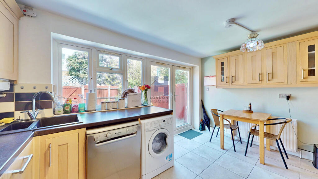 House in London - View 5