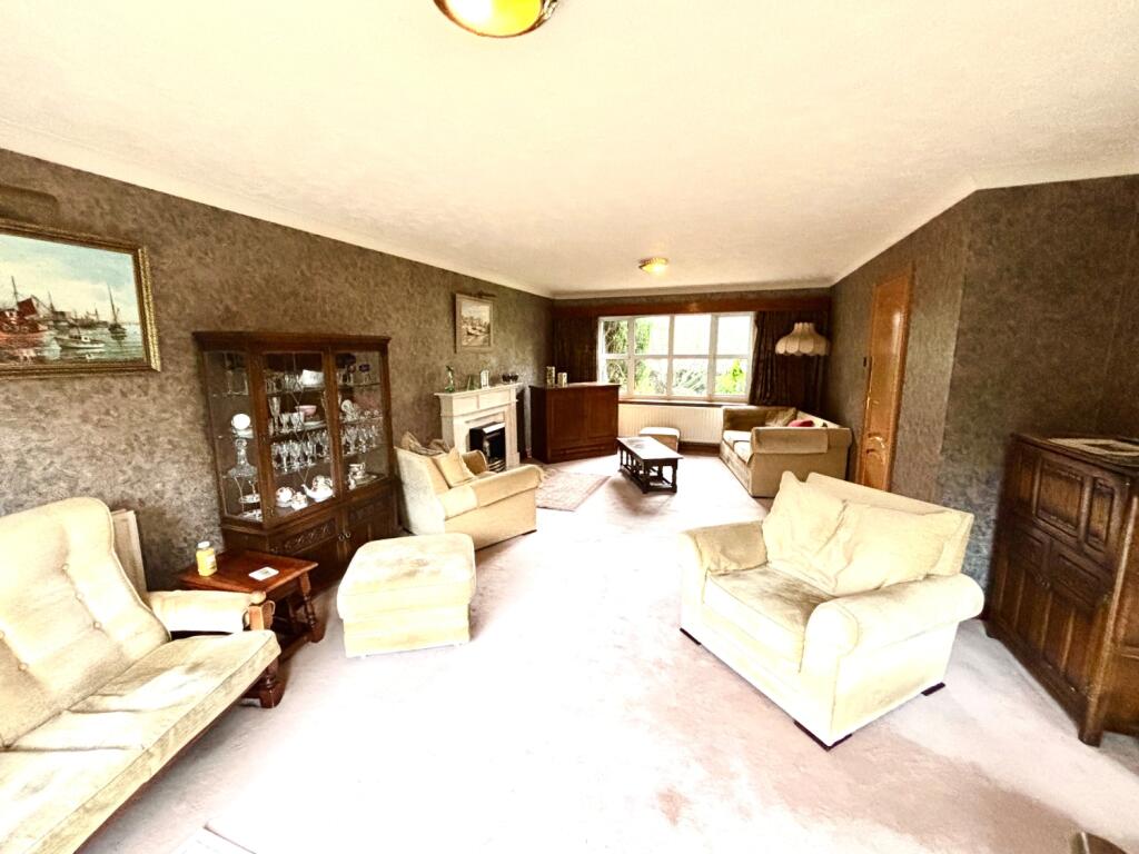 Spencer Gardens, Englefield Green, Egham, Surrey, TW20 photo 3