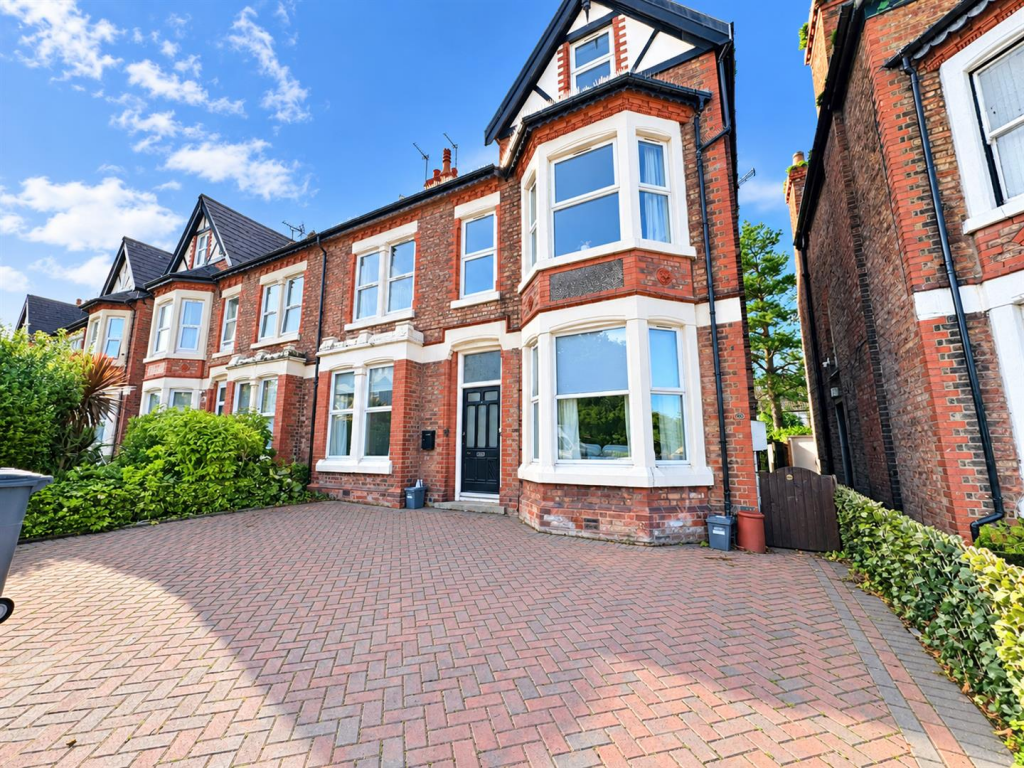 2-bed flat on Hose Side Road, Wallasey, £230,000