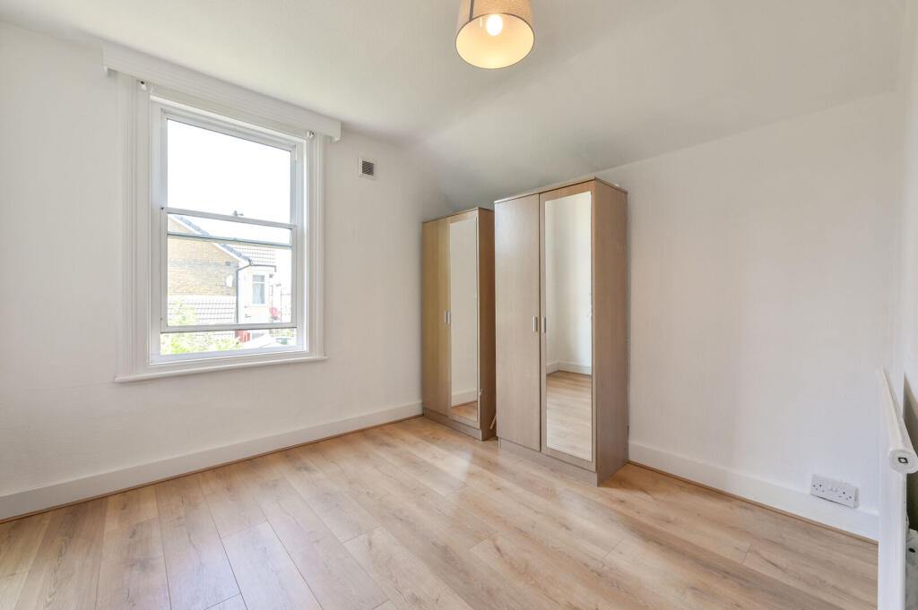 Apartment in London - View 5