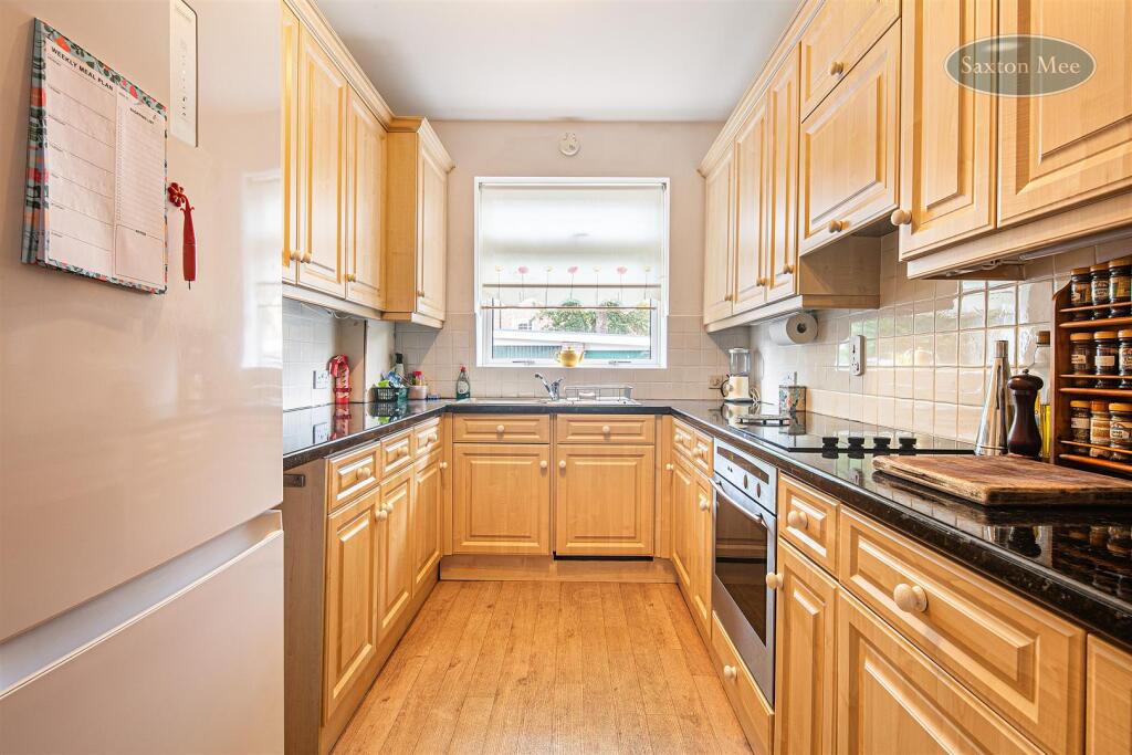 Apartment in Sheffield, South Yorkshire - View 5