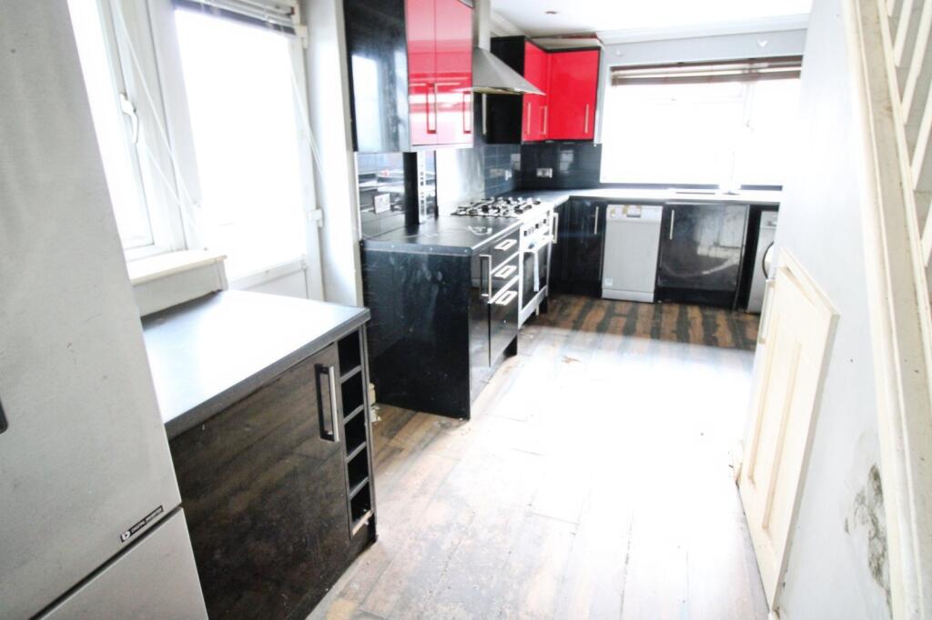 50, Elizabeth Drive, Castleford, West Yorkshire, WF10 photo 3