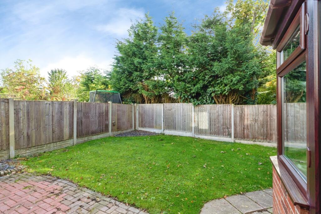 House in Chorley, Clayton-le-Woods - More