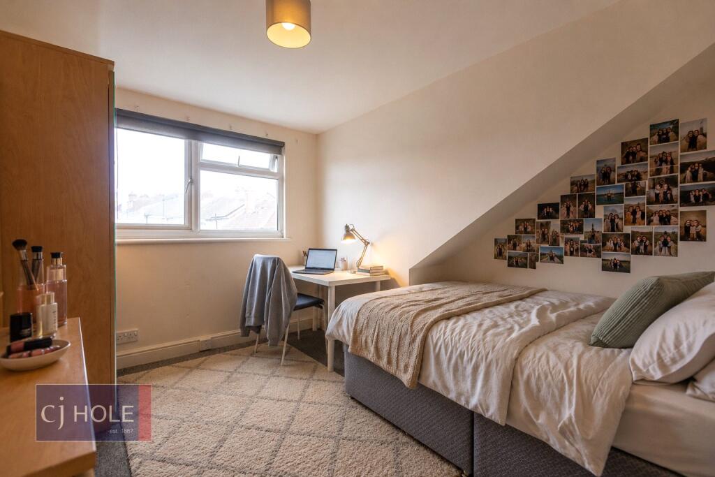 6 bedroom terraced house for rent