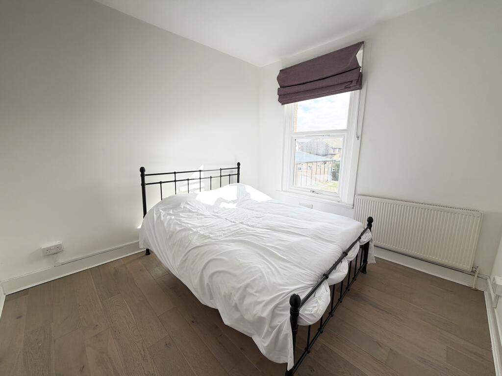 Apartment in London - More