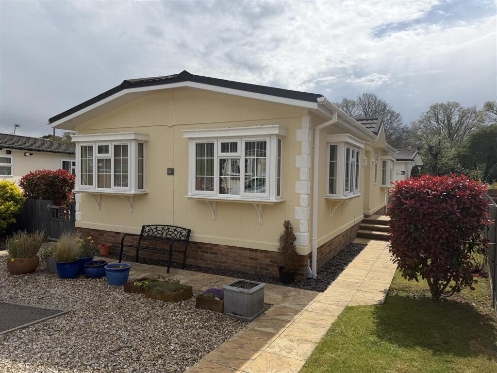 Main image of property: Half Moon Lane, Pepperstock, Luton