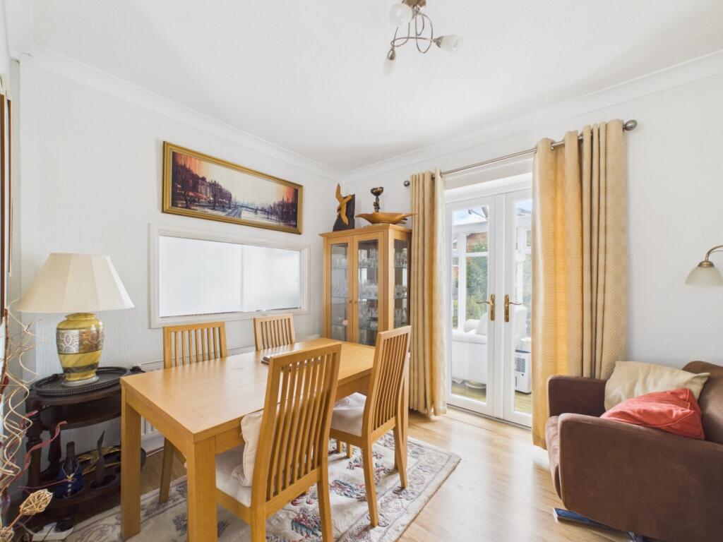 House in Wolverhampton, West Midlands - More