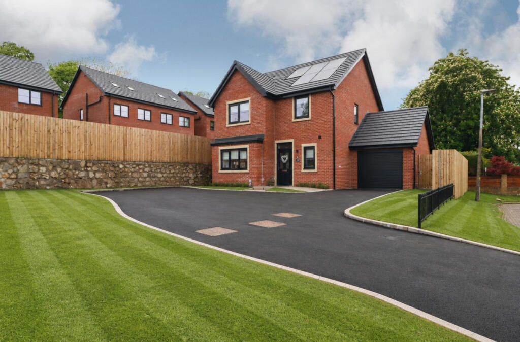 Main image of property: Avondale Mews, Darwen, BB3