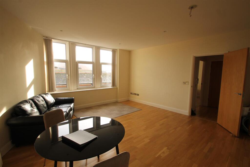 Apartment in Cardiff - View 4
