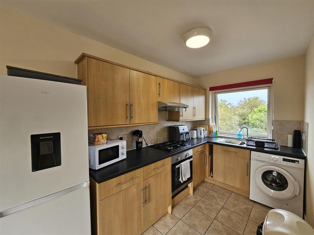 Porters Way, Polegate photo 4
