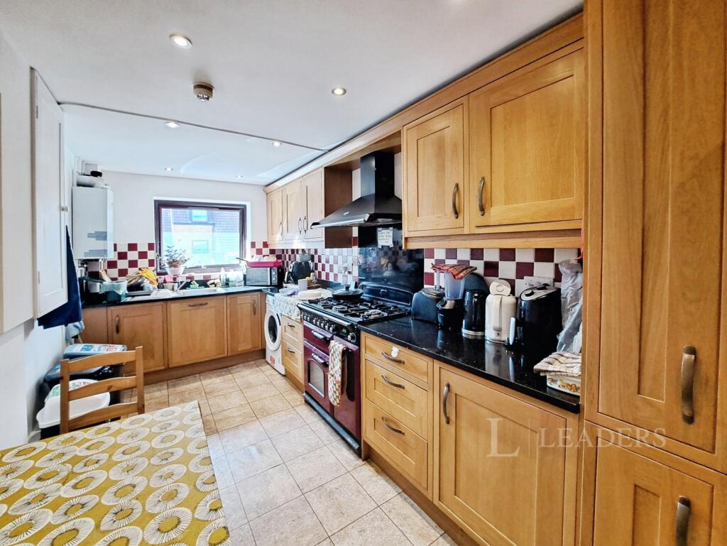 Kingfisher Way, Bishops Stortford - View 3