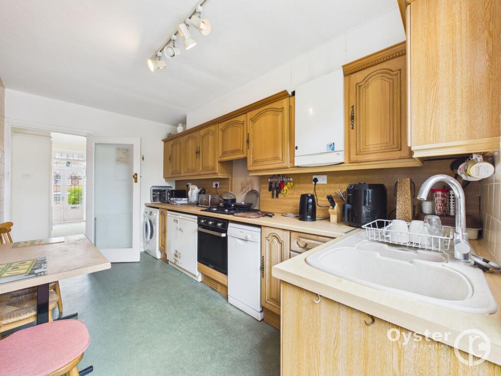 House in London, Bowes Park, New Southgate - More