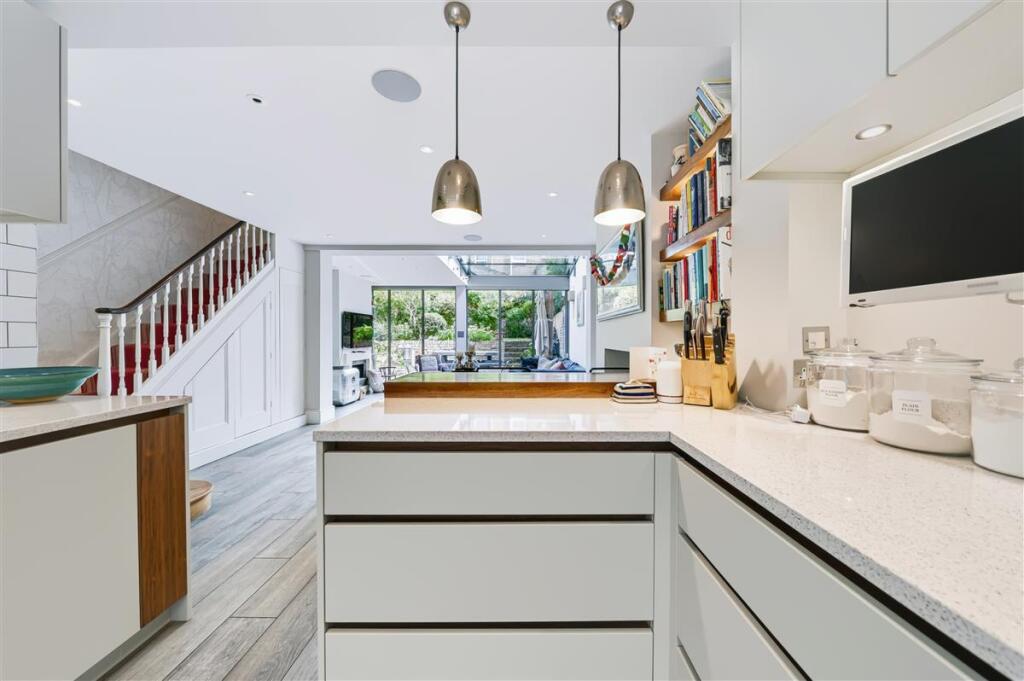 House in London - View 5