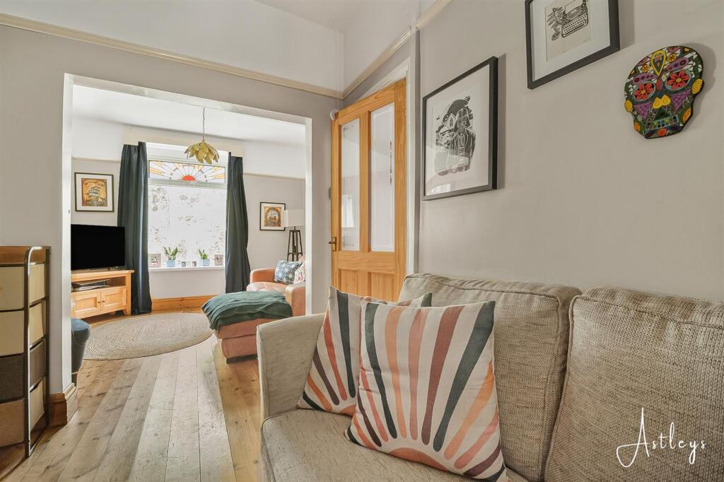 House in Neath - View 5