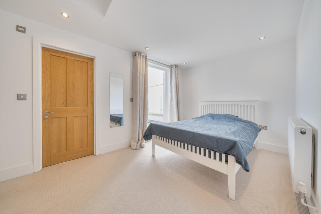House in London, East Dulwich - More