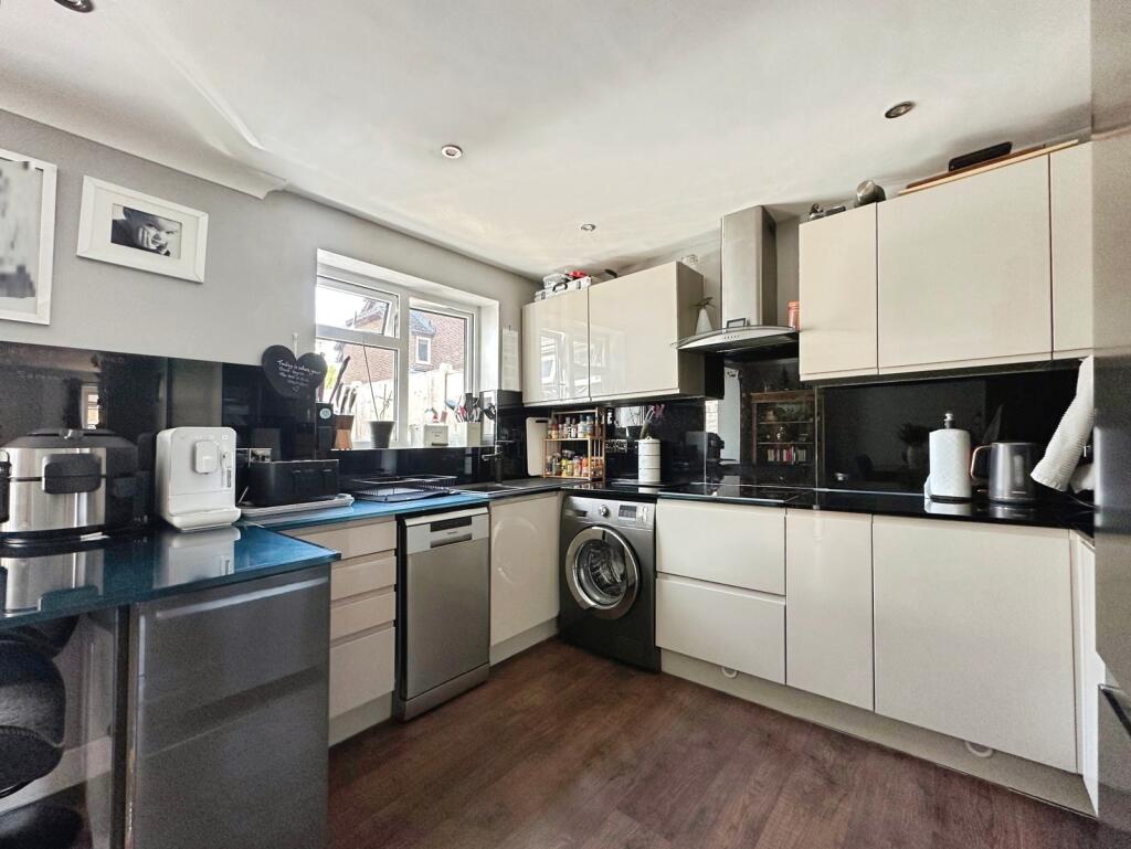House in Hart, Zebon Copse, Crookham Village - View 3