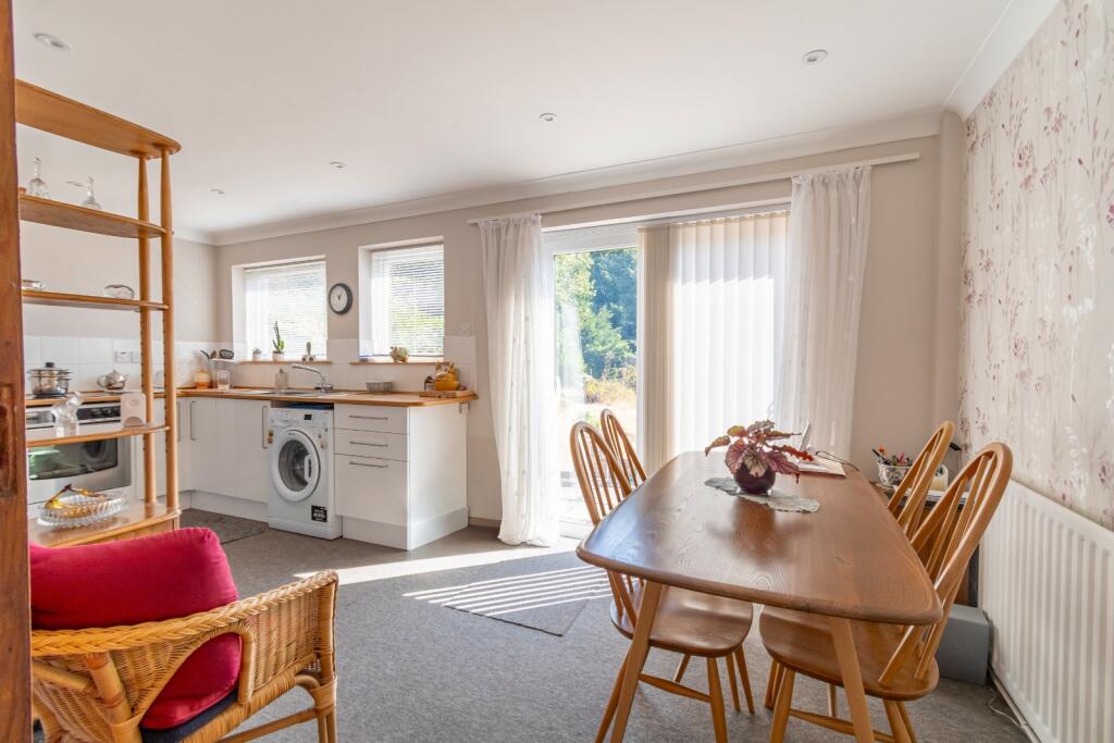 Cold Ash Hill, Cold Ash, Thatcham, Berkshire, RG18 photo 3