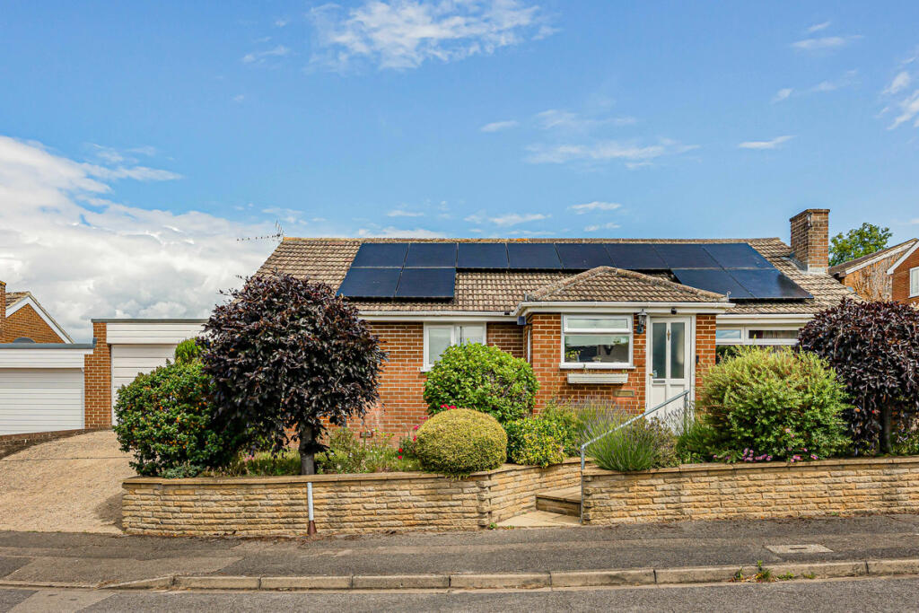 Main image of property: Broadwater Road, Twyford, RG10