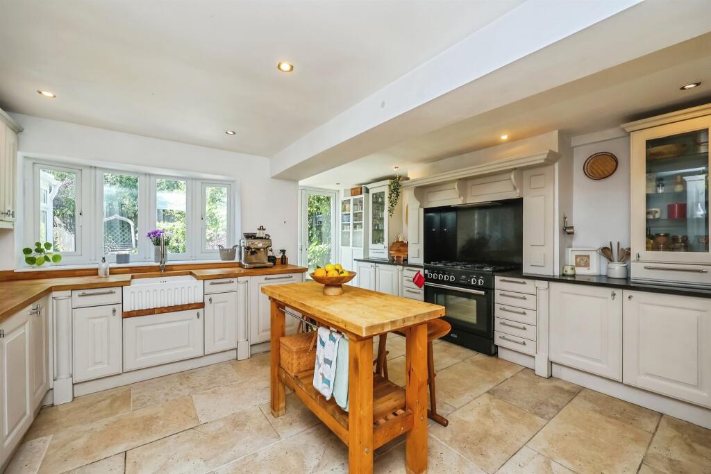 House in Nottingham, Rise Park - View 2