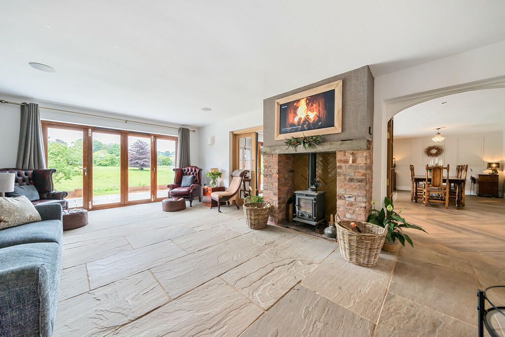 House in Dudley - View 5