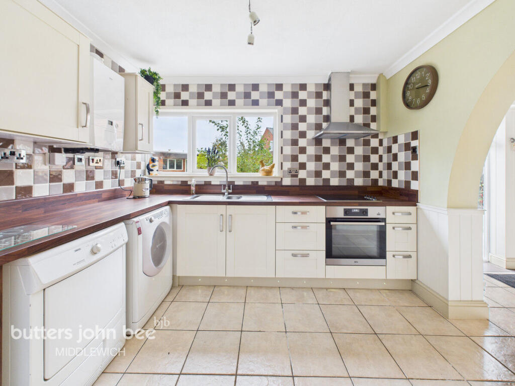 House in Middlewich, Cheshire East - More